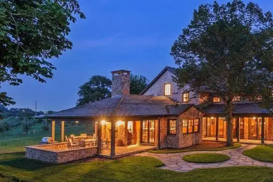 https://sperry.dd-nyc.co/wp-content/uploads/2026/07/Breeze-Hill.webp