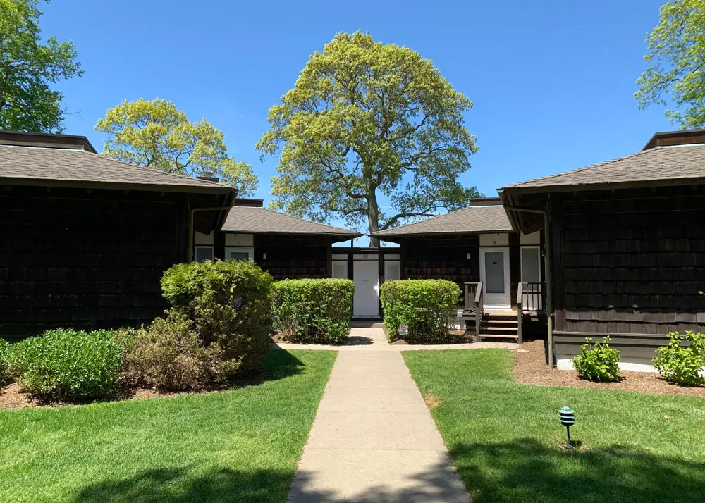 https://sperry.dd-nyc.co/wp-content/uploads/2026/07/DHI-2022_Property-01_Accommodations.webp